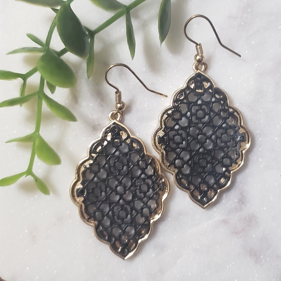 Black and Gold Pendant Earrings - Picture 1 of 1